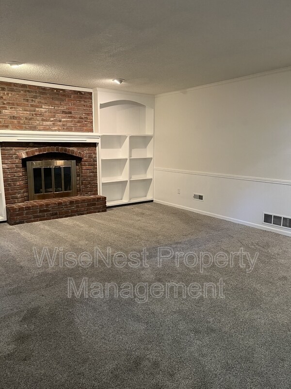 Building Photo - 514 SE Adobe Dr