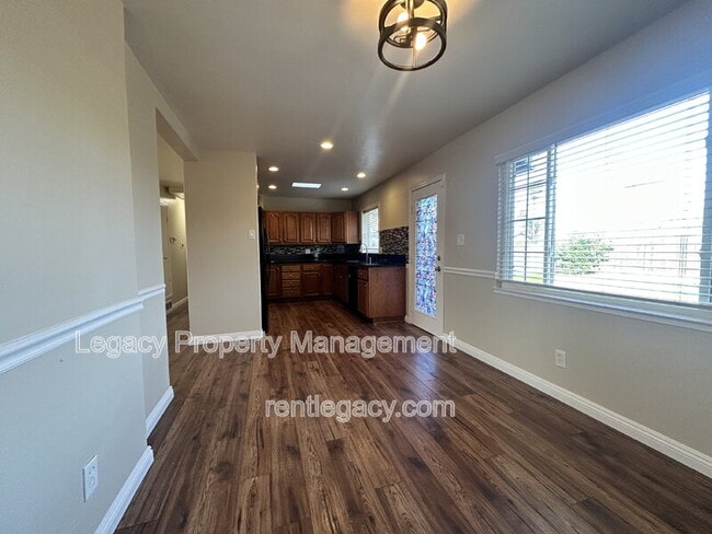 Building Photo - 7118 Watt Ave