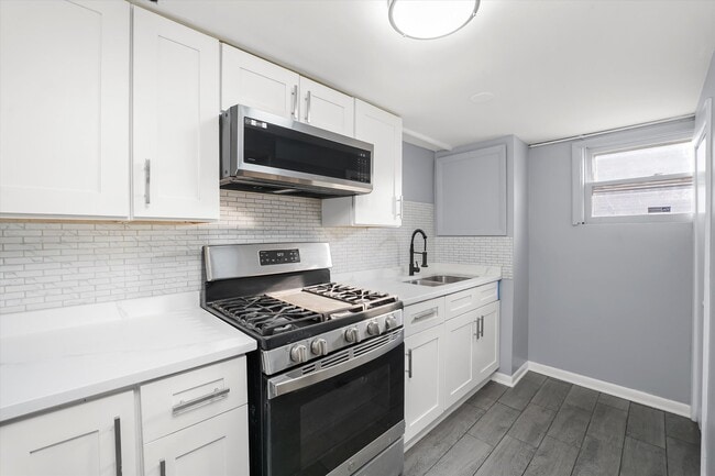 Building Photo - 3353 N Ozanam Ave