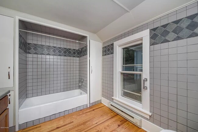 Full Bath - 408 Hilbert St