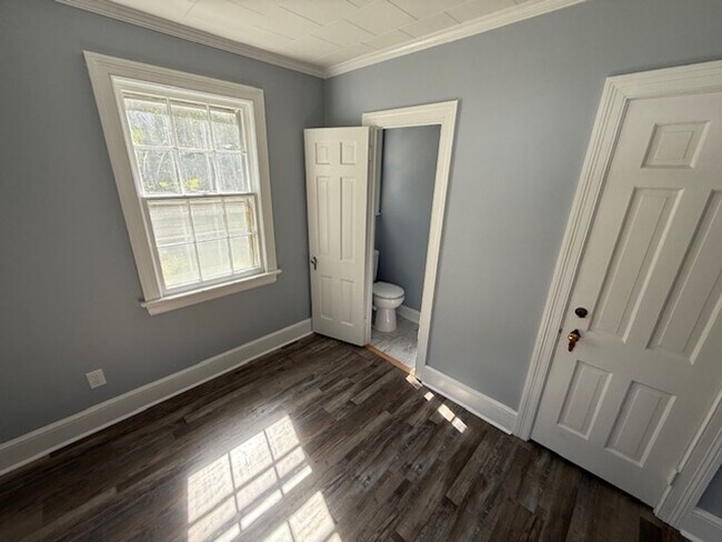 Building Photo - 809 Rose St