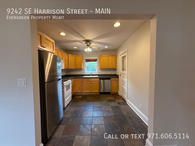 Building Photo - 9242 SE Harrison St