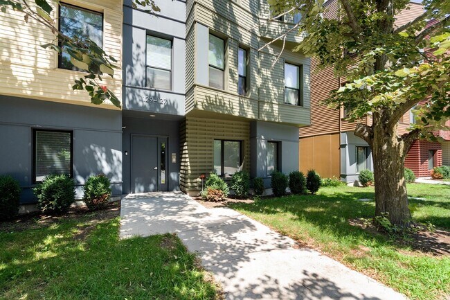 Building Photo - 127 Hyde Park Ave