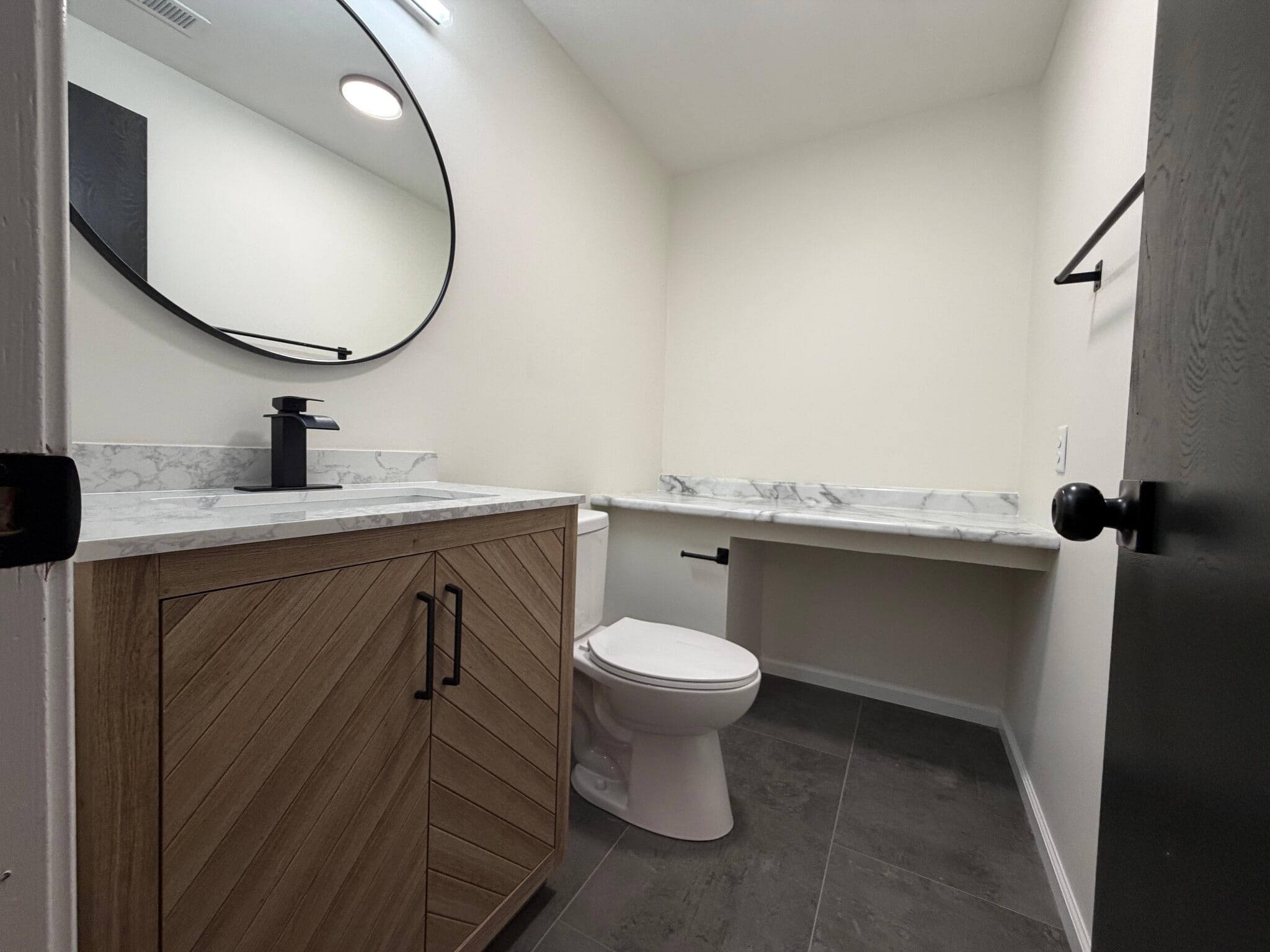 Building Photo - 10325 Ohio Plz