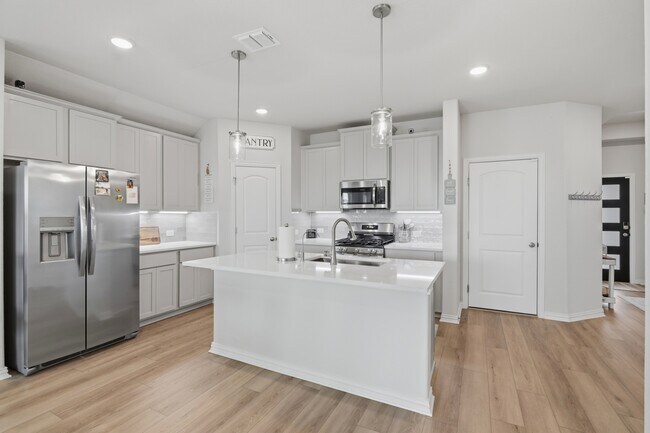 Building Photo - Bright 3-Bed Home with Island Kitchen, Private Patio, and Fenced Yard in New Braunfels