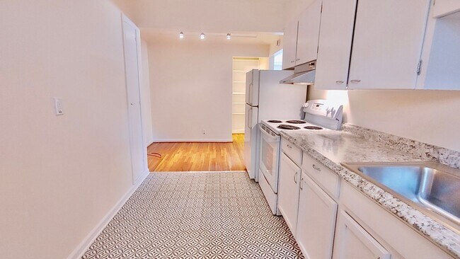 Building Photo - Great One Bedroom Unit Located In Multnoma...