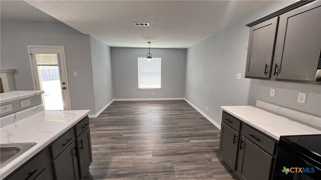 Building Photo - 7205 American W Dr