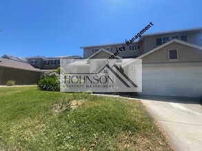 Building Photo - 323 Glenbriar Cir