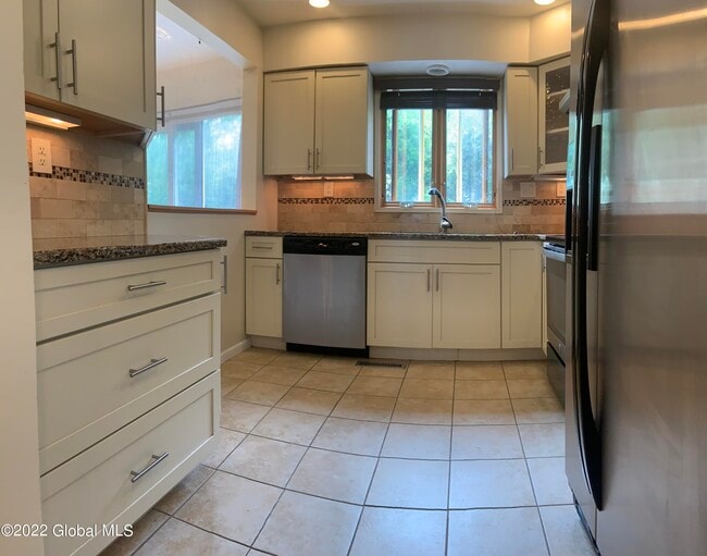 Building Photo - 46 Velina Dr