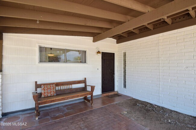 Building Photo - 6902 E Big Bear Dr