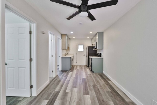 Building Photo - Modern 2 Bedroom 1 Bathroom in North Park!