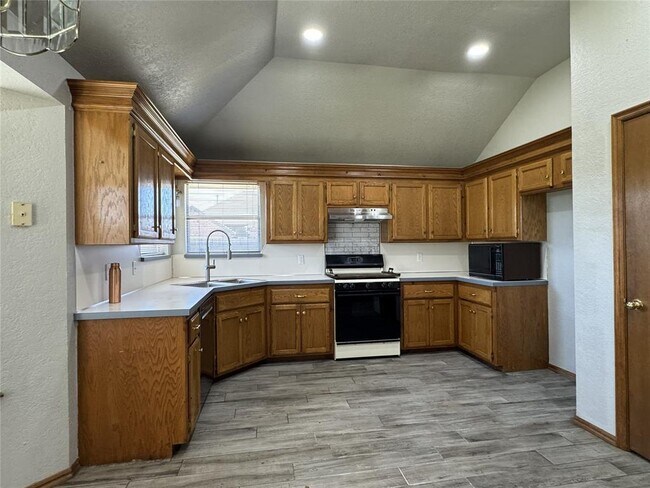 Building Photo - 13320 Cayman Ln