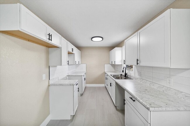 Building Photo - 4621 Mersington Ave