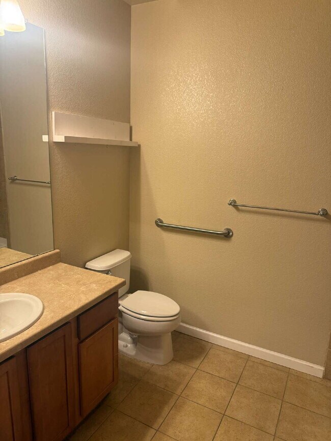 Building Photo - "2-Bed, 2-Bath Condo in The Vallagio – Your Perfect Retreat!"