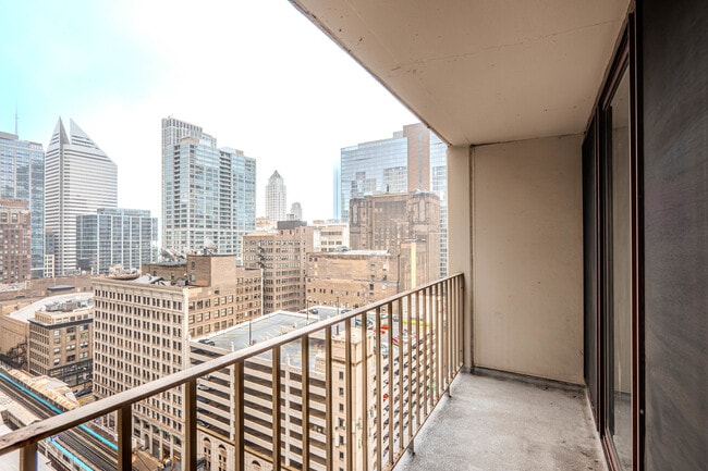 Building Photo - 200 N Dearborn St
