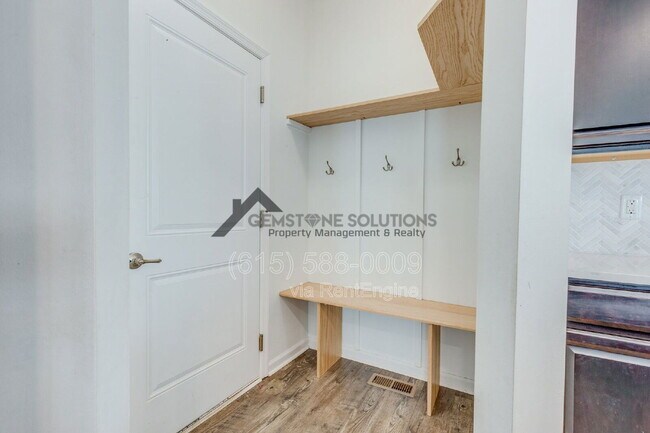 Building Photo - 2704 Orleans Dr