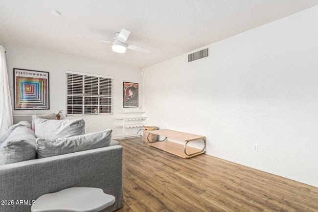 Building Photo - 1416 S College Ave