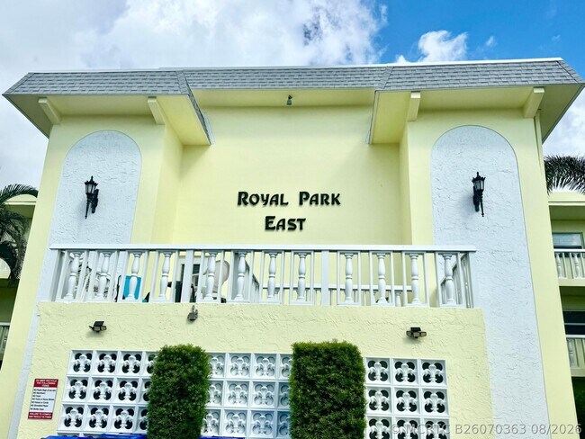 Building Photo - 1100 Ponce De Leon Cir