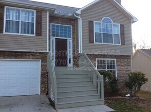 Building Photo - 390 Summer Hill Cir