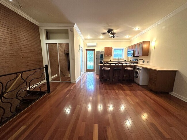 Building Photo - Gorgeous Studio Apartment in Fishtown with...
