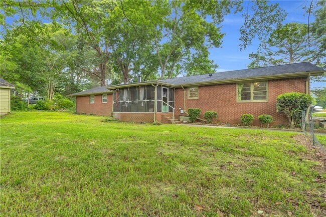 Building Photo - 1189 E Fayetteville Rd