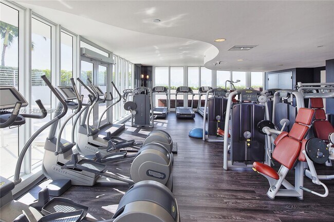 Building Photo - 540 West Ave