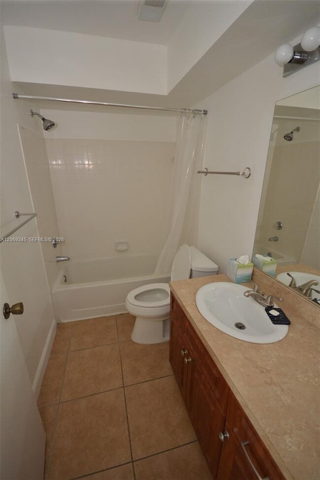Building Photo - 2796 S University Dr