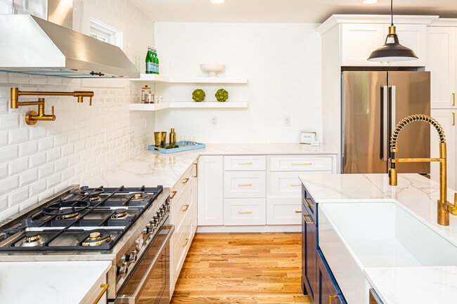 Building Photo - 84 Orchard St