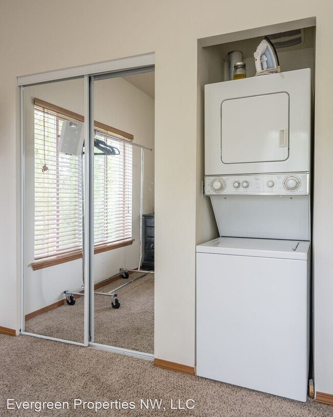 Building Photo - 3900 Deemer Rd