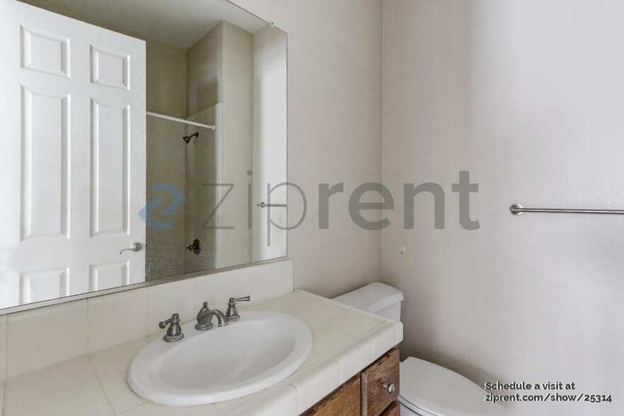 Building Photo - 4632 Hutchinson Ln