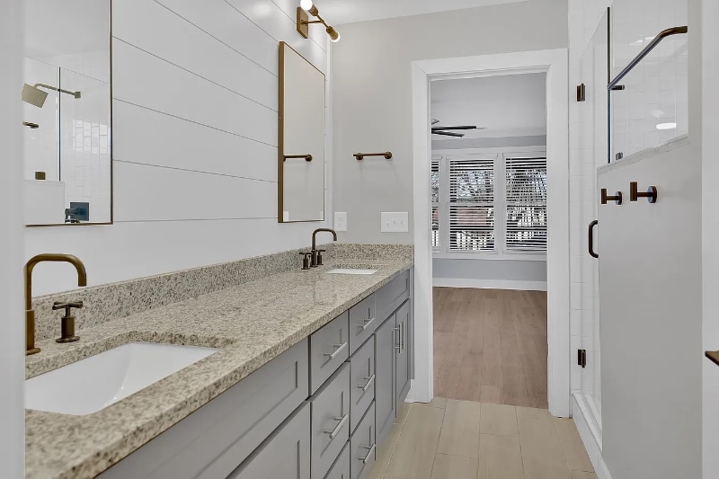 Building Photo - 368 Glenrose Ave