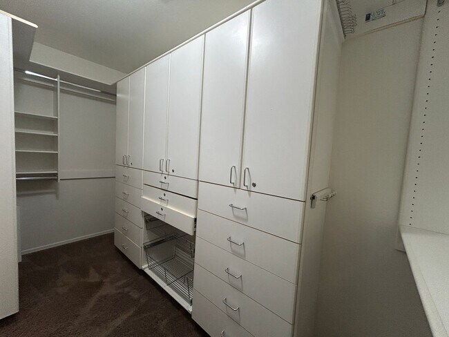 Building Photo - 3861 E Redfield Ct