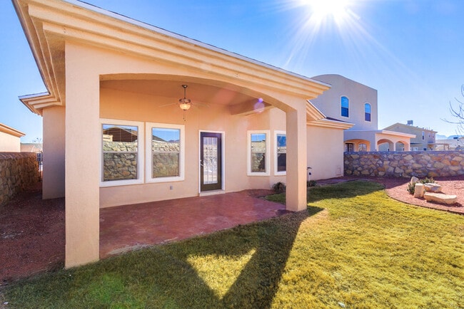 Building Photo - Custom 1 Story Home in Sandstone Ranch Est...