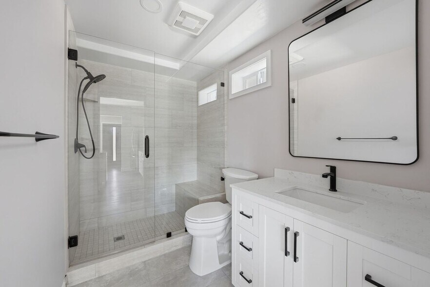 Building Photo - 13869 Mercado Dr