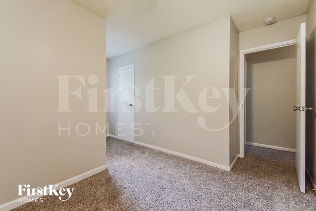 Building Photo - 8277 Dunellen Ln