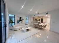 Building Photo - 5481 W Oak Wy