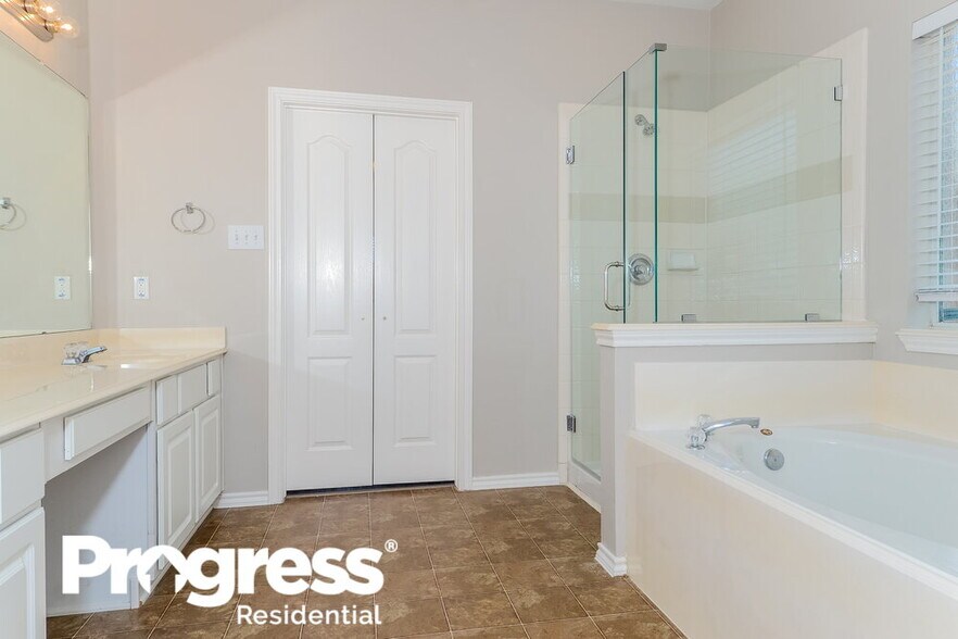 Building Photo - 17811 Memorial Trail Dr