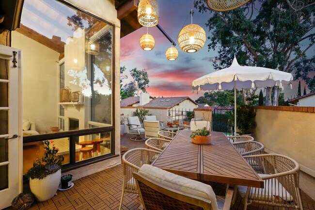 Building Photo - 16936 Via De Santa Fe