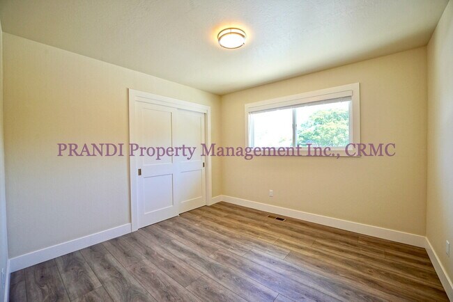 Building Photo - Completely Renovated Large Novato Home in ...