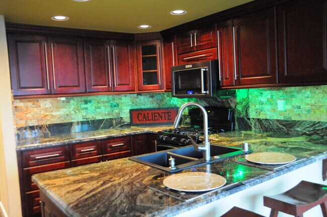 Under Cabinet Lightin - 703 Via Presa