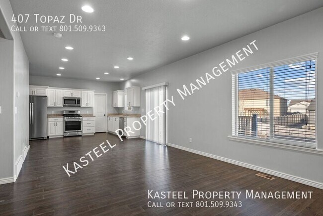 Building Photo - 407 Topaz Dr