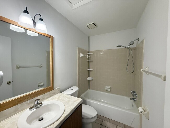 Building Photo - 3815 Osprey Cir