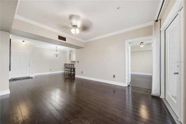 Building Photo - 204 E South St