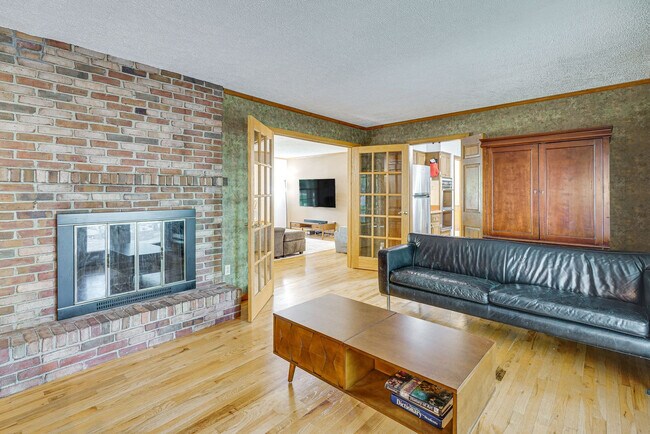 Building Photo - 970 Sandy Ln