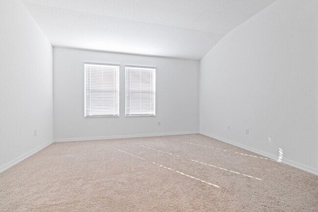 Building Photo - 29912 Southwell Ln