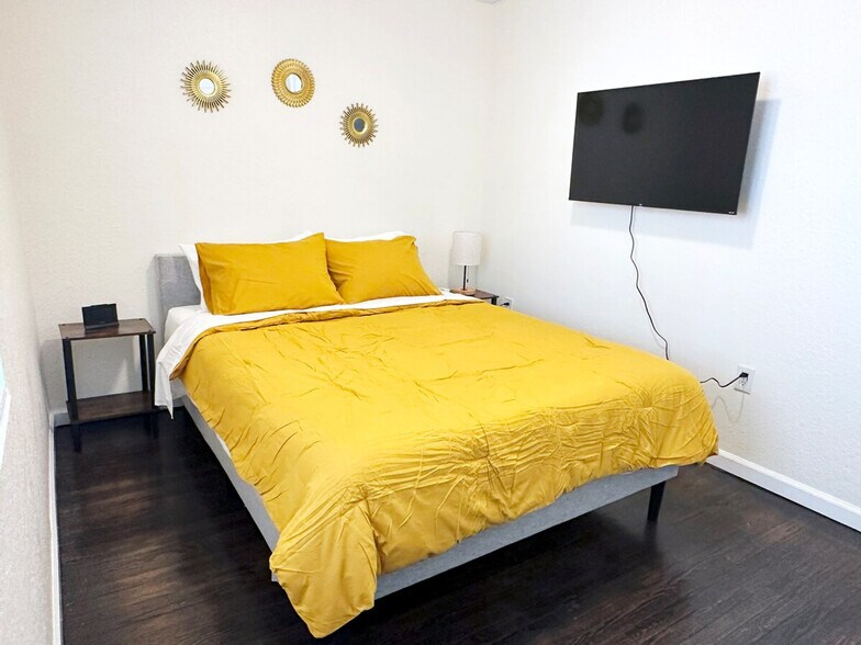 Building Photo - 1430 Pierce St