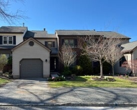 Building Photo - 64 Goldfinch Dr