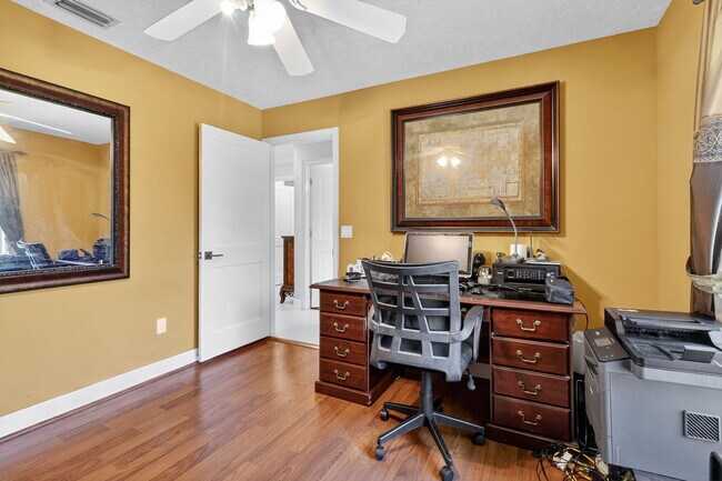 Building Photo - 1880 Grantham Ct
