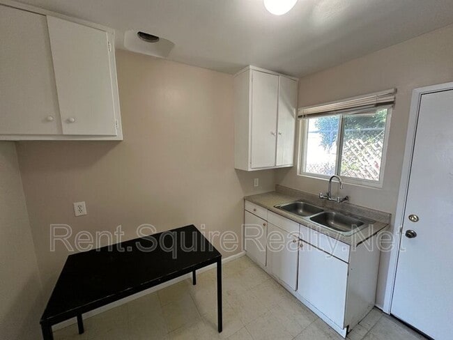 Building Photo - 936 W Foothill Blvd