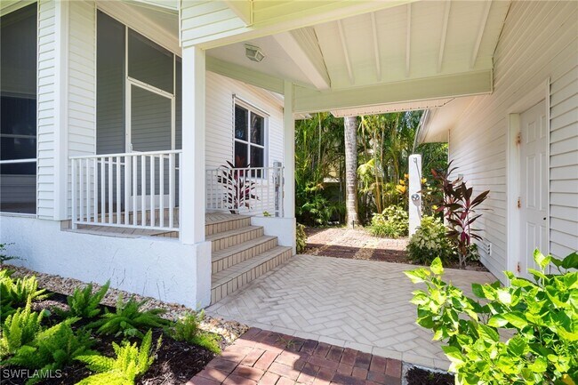 Building Photo - 155 1st Ave S